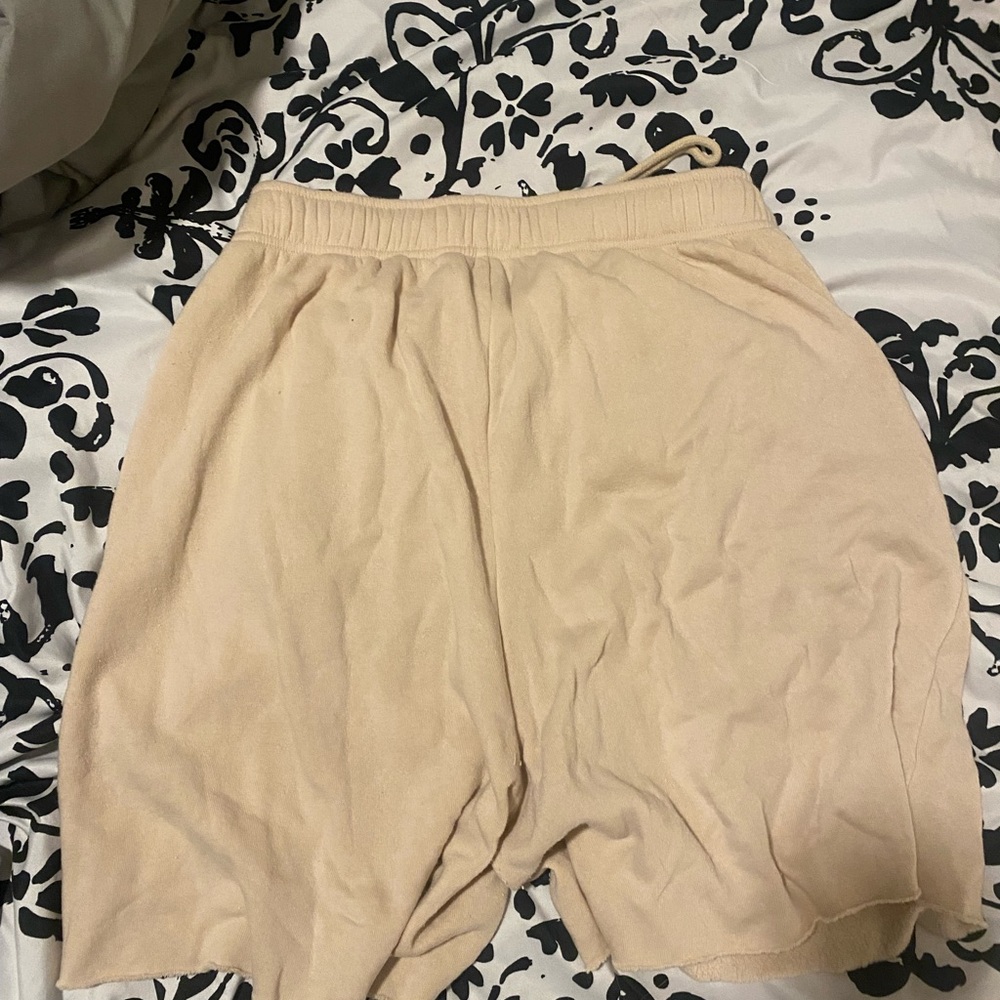 Shorts - Picture 3 of 3